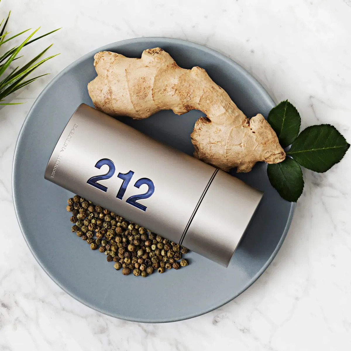 Perfume Carolina Herrera 212 Nyc Men Edt 100ml Eau De Toilette Masculino Para Hombre - Imagen 4